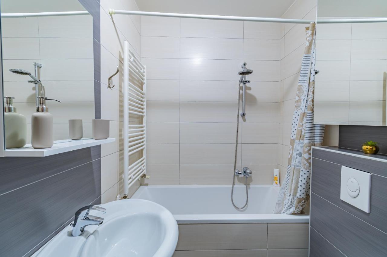 Flexible Selfcheckins 30 - Zagreb - Garage - Electric Vehicle Ccharger - Big Loggia - New - Apartments Repinc 30 Zewnętrze zdjęcie